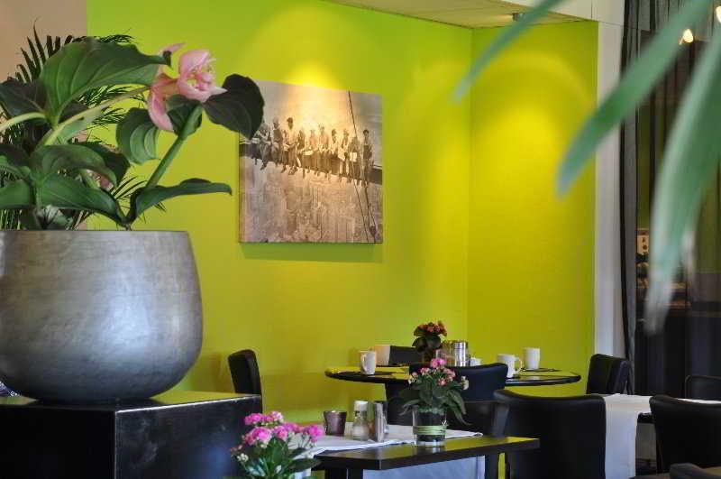 A-Hotel Oosterhout ออสเตอร์เฮาท์ ภายนอก รูปภาพ