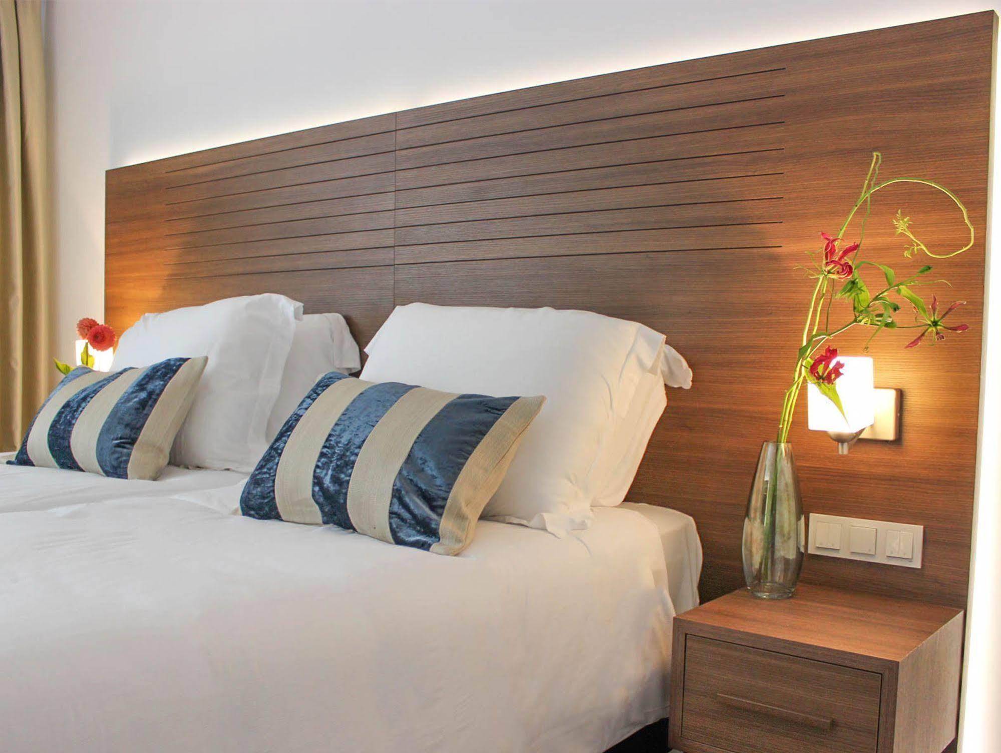 A-Hotel Oosterhout ออสเตอร์เฮาท์ ภายนอก รูปภาพ